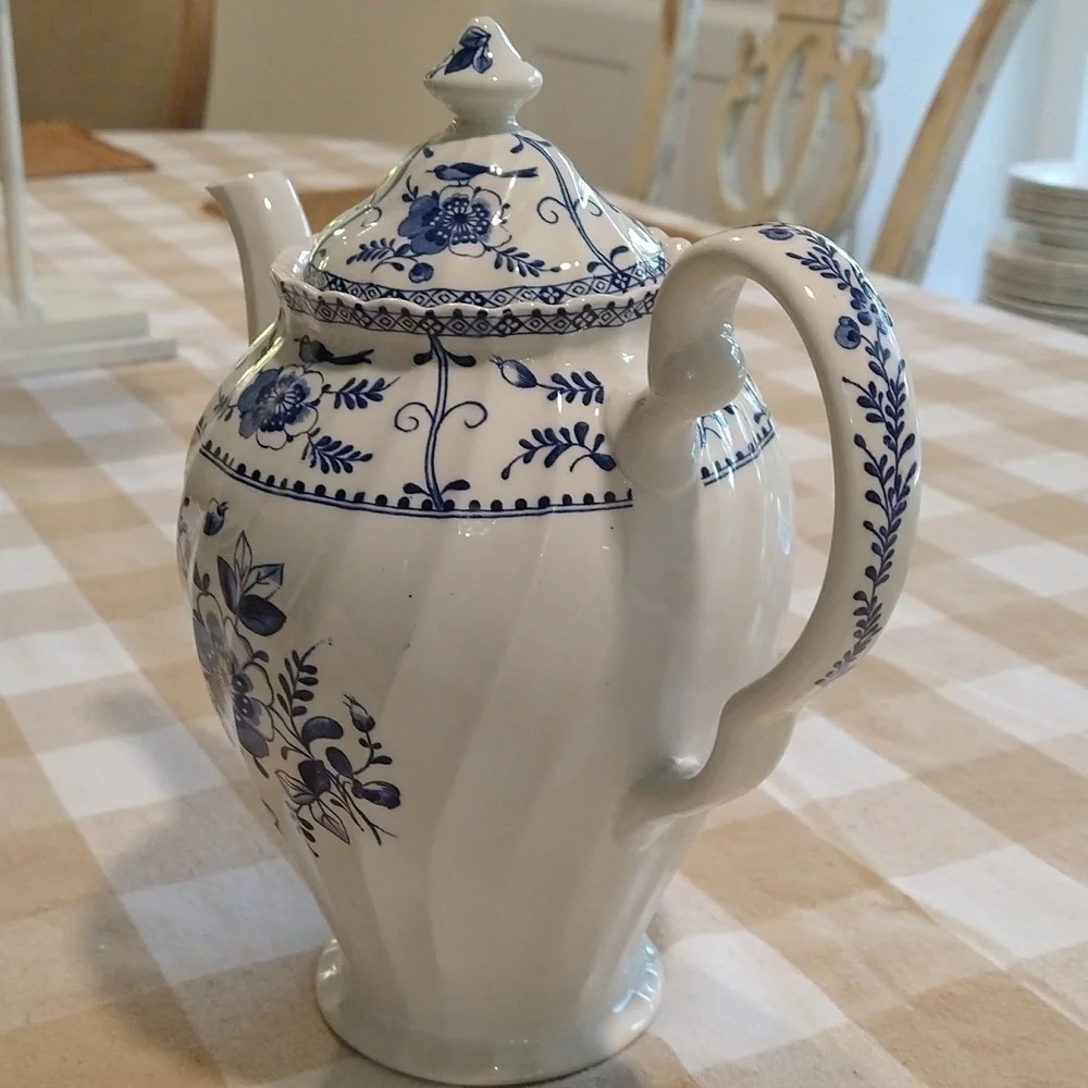 Coffee pot Indies Johnson Brothers English ironstone blue white transferware